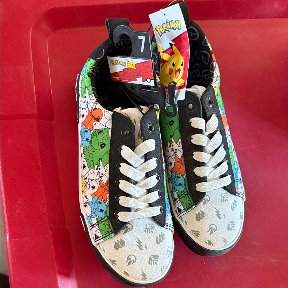 Kids Pokémon Canvas Sneakers in Multicolor - Size 7